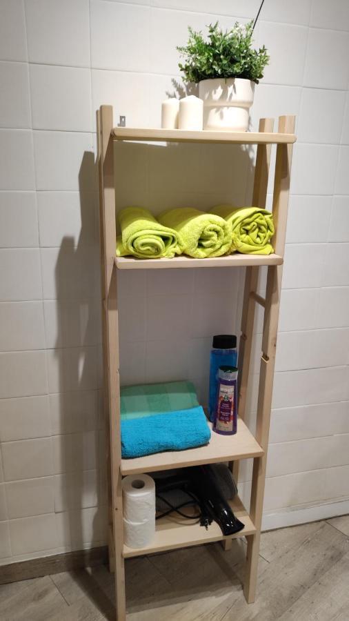 With Bathroom, Refrigerator And Microwave Appartement Barcelone